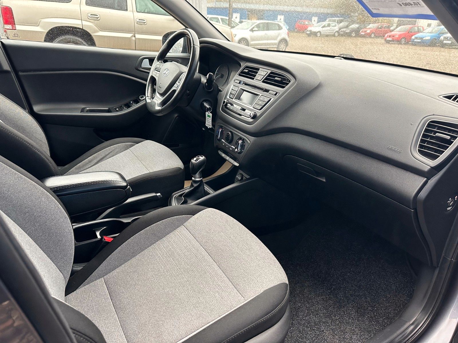 Fahrzeugabbildung Hyundai i20 Trend**8 Fach*Tempomat*PDC*Sitzhzng**