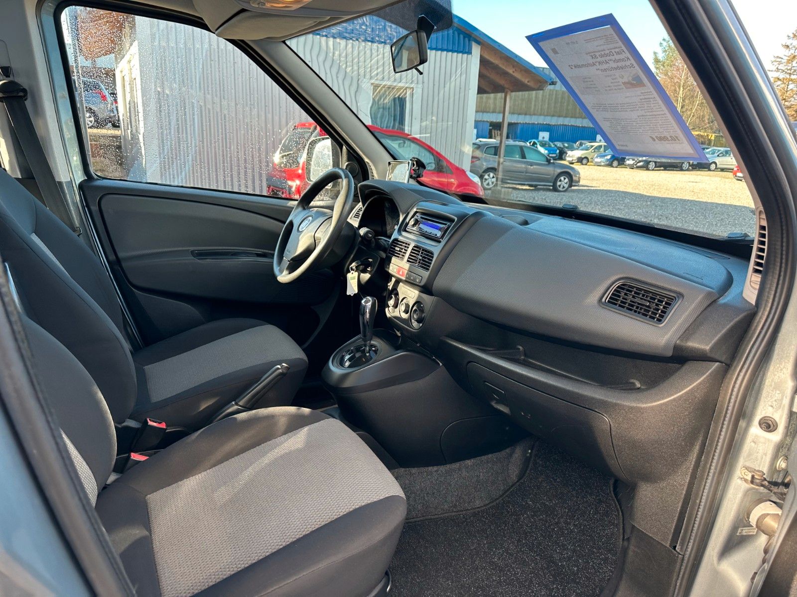 Fahrzeugabbildung Fiat Doblo SX Kombi**AHK*Automatik*2 Schiebetüren**