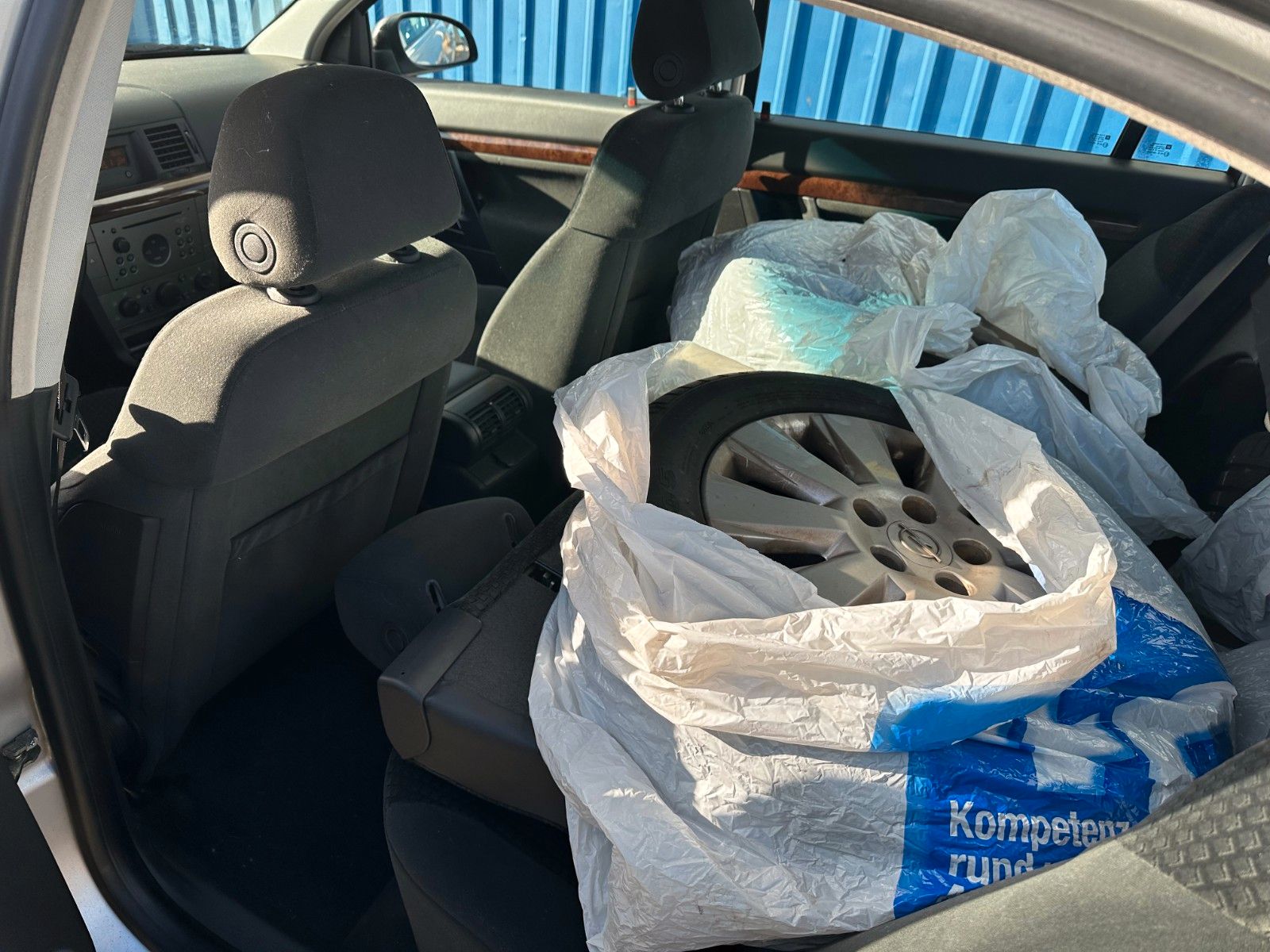 Fahrzeugabbildung Opel Vectra C Lim. Elegance**2.HAND*8 Fach**