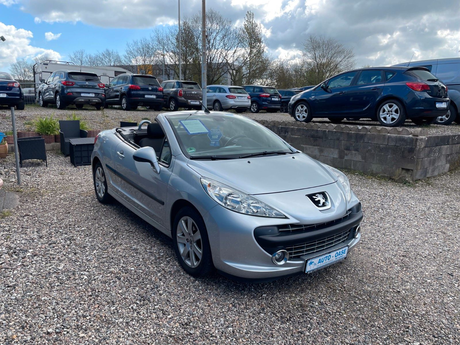 Fahrzeugabbildung Peugeot 207 CC Sport**2.HAND*Klima**