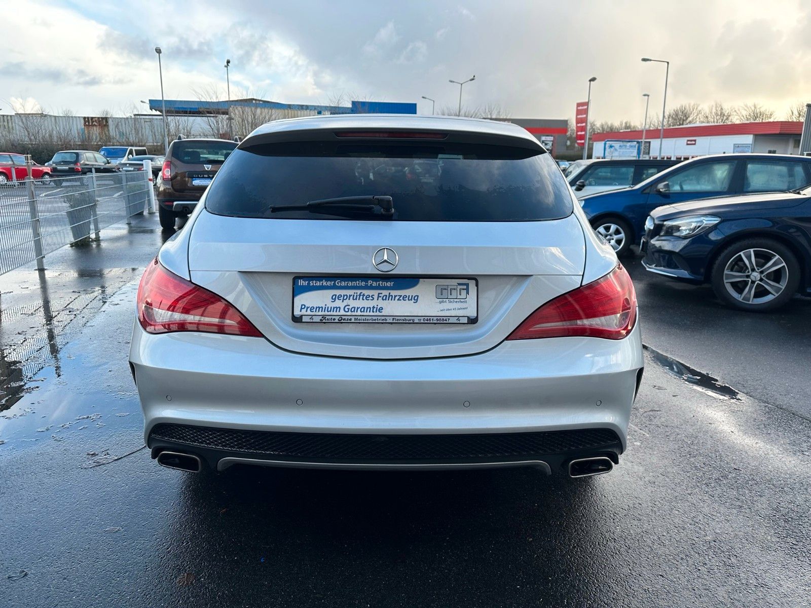 Fahrzeugabbildung Mercedes-Benz CLA 180 Shooting Brake**AMG Line*Bi-Xenon**
