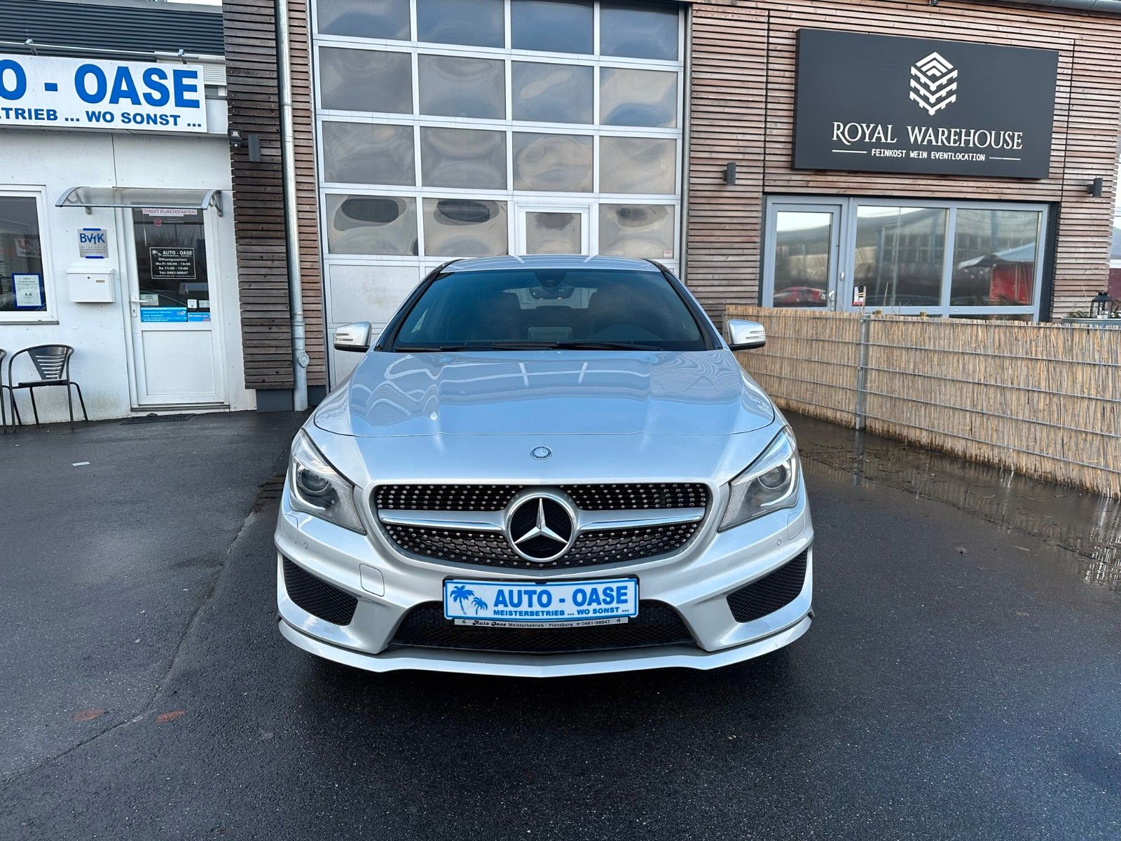 Fahrzeugabbildung Mercedes-Benz CLA 180 Shooting Brake**AMG Line*Bi-Xenon**