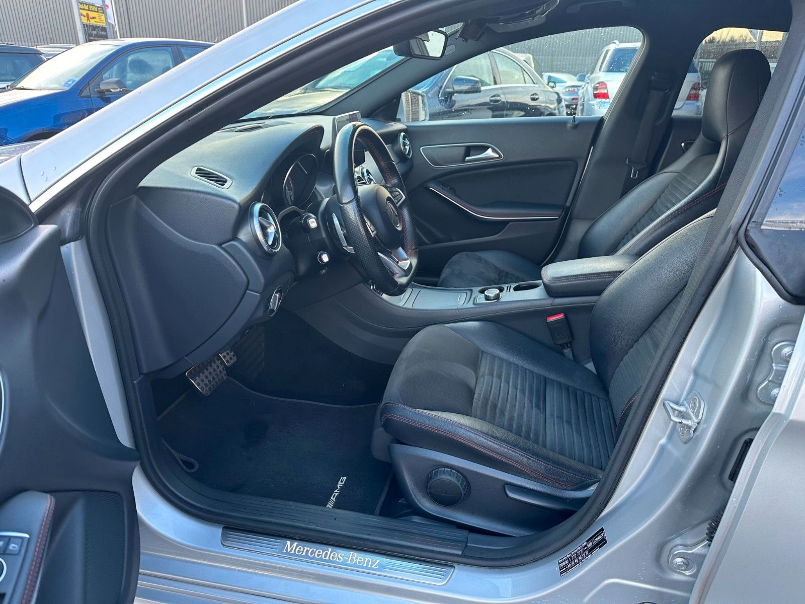 Fahrzeugabbildung Mercedes-Benz CLA 180 Shooting Brake**AMG Line*Bi-Xenon**