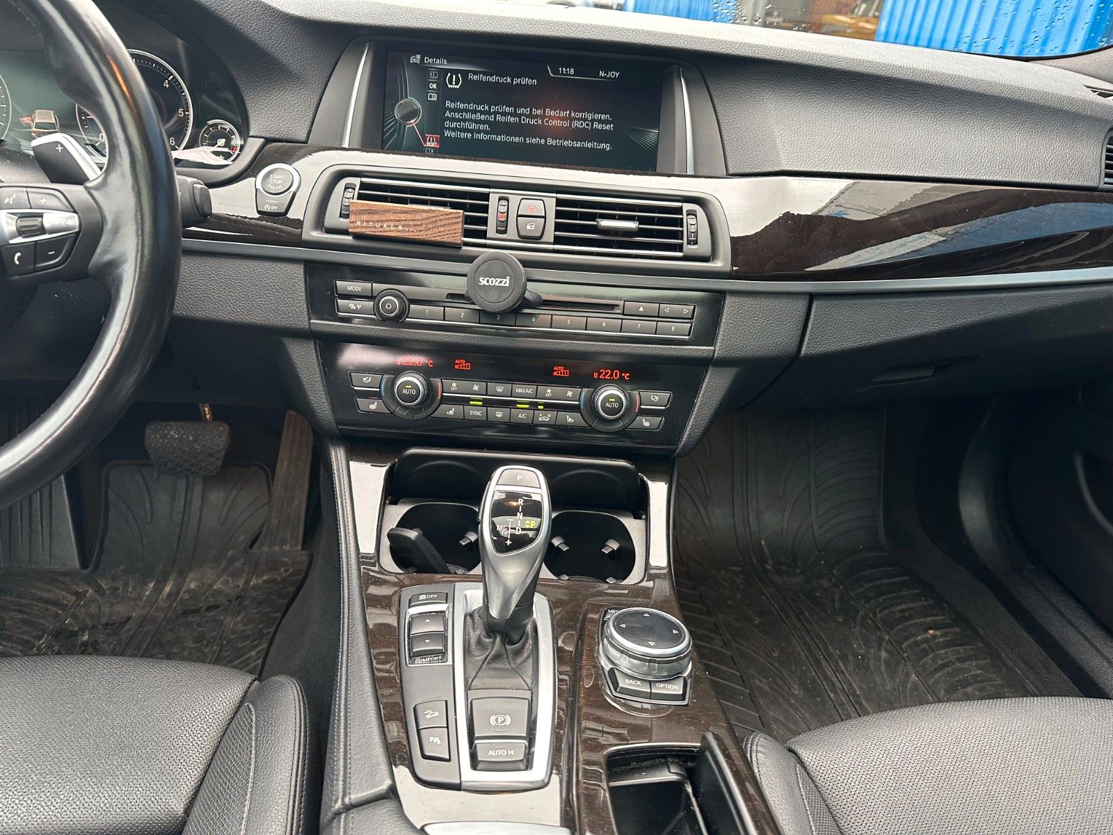 Fahrzeugabbildung BMW 535d xDrive Touring*Head-up*Standheizung*