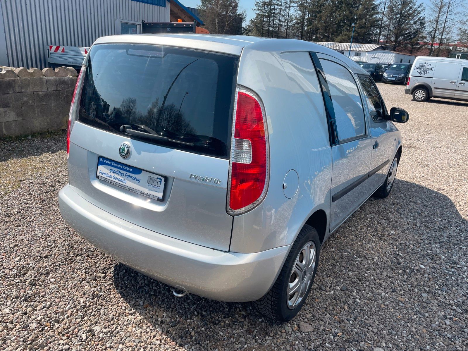 Fahrzeugabbildung SKODA Praktik **LKW Zulassung**HU NEU**