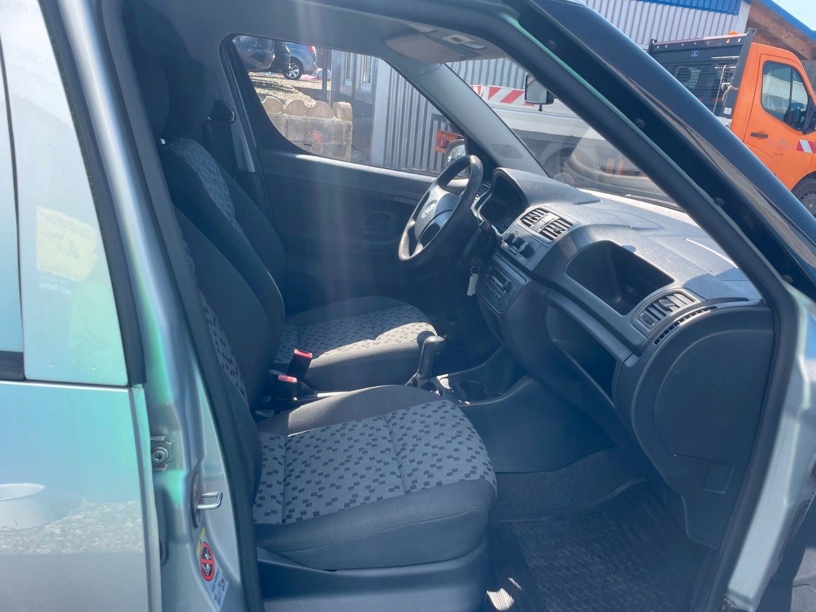 Fahrzeugabbildung SKODA Praktik **LKW Zulassung**HU NEU**