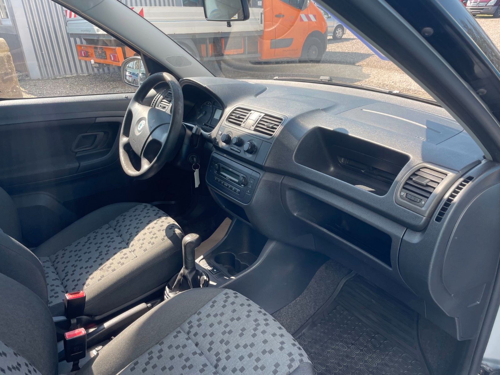 Fahrzeugabbildung SKODA Praktik **LKW Zulassung**HU NEU**