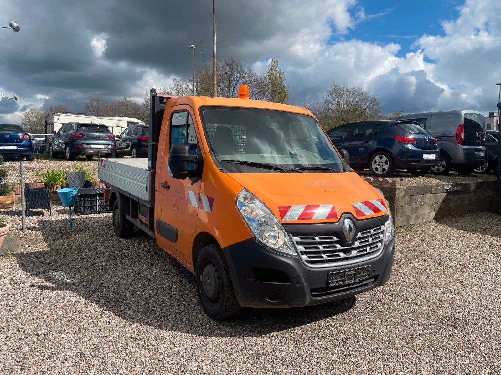 Fahrzeugabbildung Renault Master**Automatik*Allwetterreifen**
