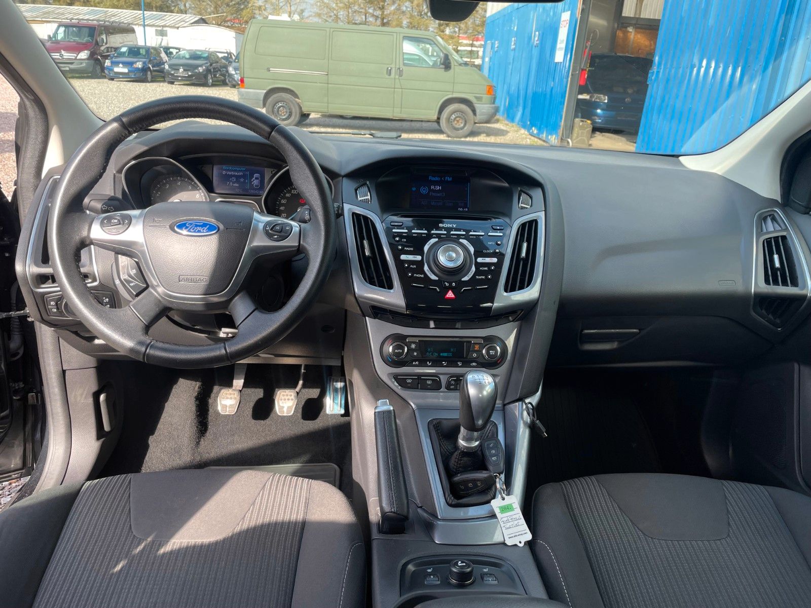 Fahrzeugabbildung Ford Focus Turnier Titanium**Kamera*Navi*AHK**