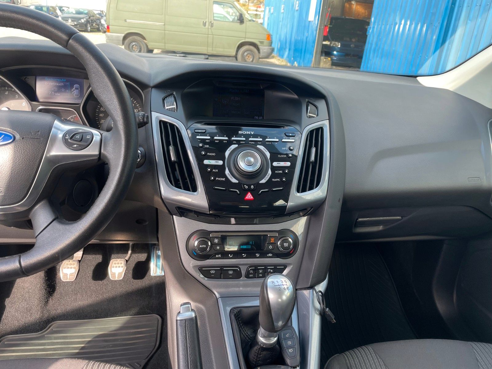 Fahrzeugabbildung Ford Focus Turnier Titanium**Kamera*Navi*AHK**