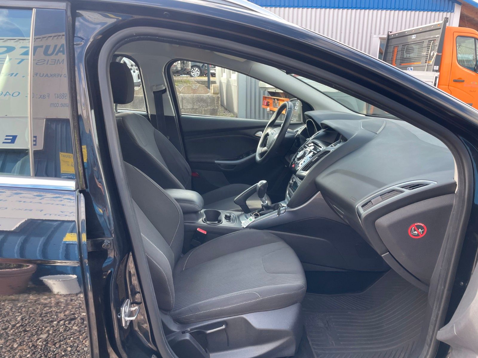 Fahrzeugabbildung Ford Focus Turnier Titanium**Kamera*Navi*AHK**