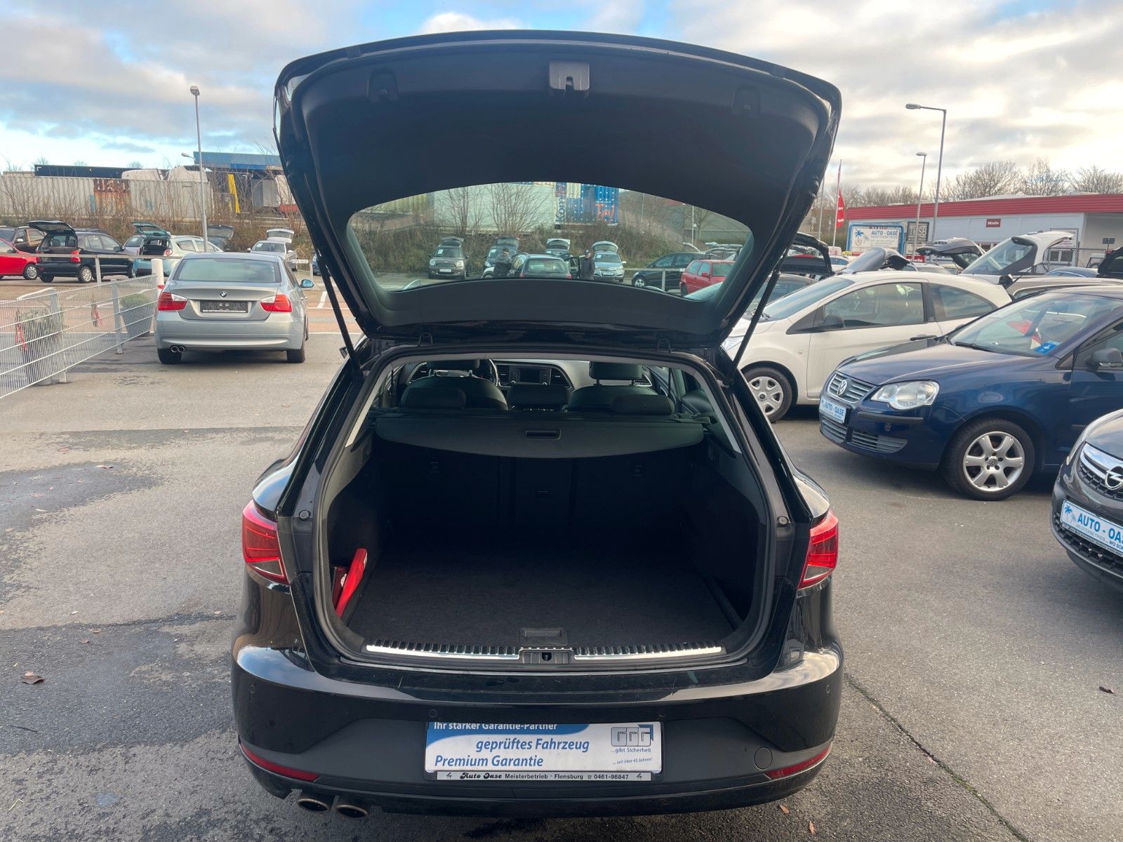 Fahrzeugabbildung SEAT Leon ST FR**Automatik*2.HAND*LED*PDC**
