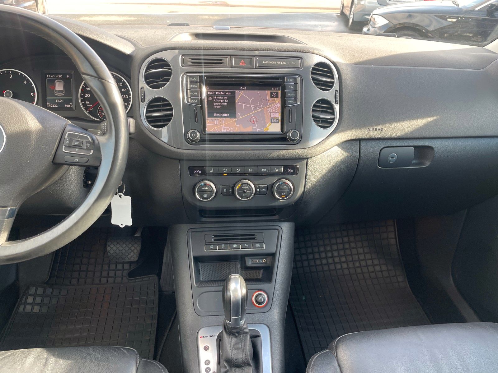 Fahrzeugabbildung Volkswagen Tiguan Track & Style BMT 4Motion**Standheizung**