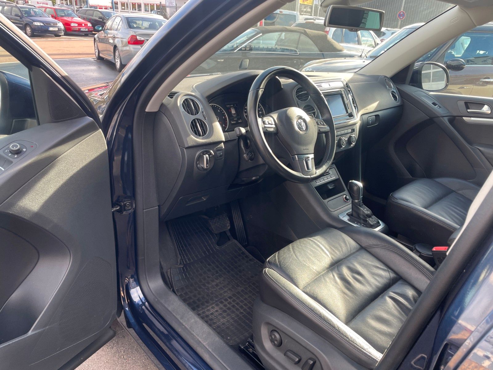 Fahrzeugabbildung Volkswagen Tiguan Track & Style BMT 4Motion**Standheizung**
