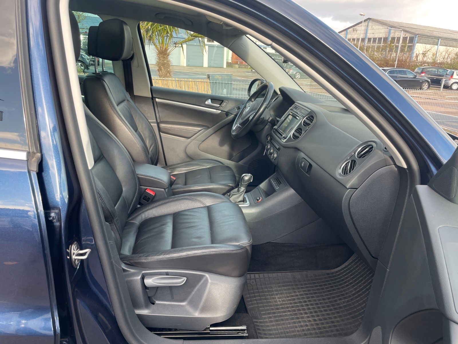 Fahrzeugabbildung Volkswagen Tiguan Track & Style BMT 4Motion**Standheizung**