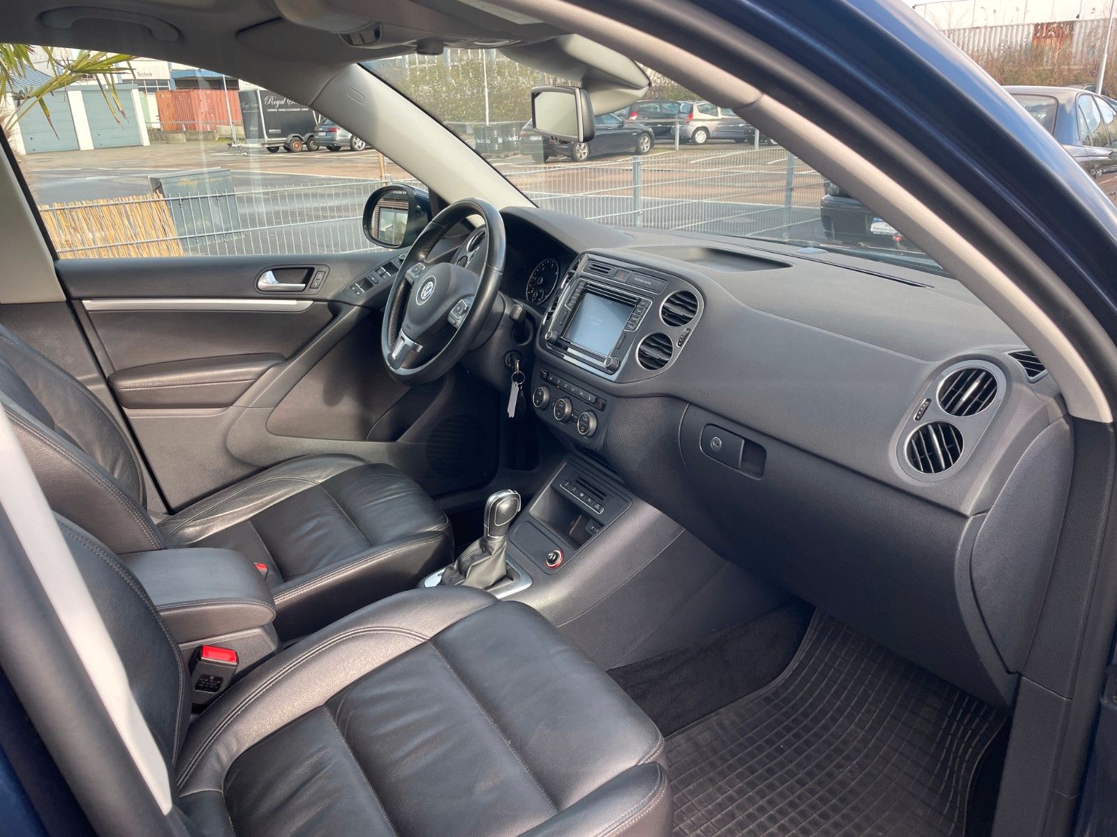 Fahrzeugabbildung Volkswagen Tiguan Track & Style BMT 4Motion**Standheizung**